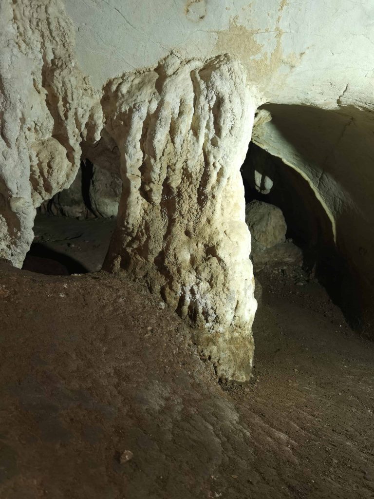 Visita guiada a la Cueva de la Pileta ruta viajeros romanticos ronda 2b experiences