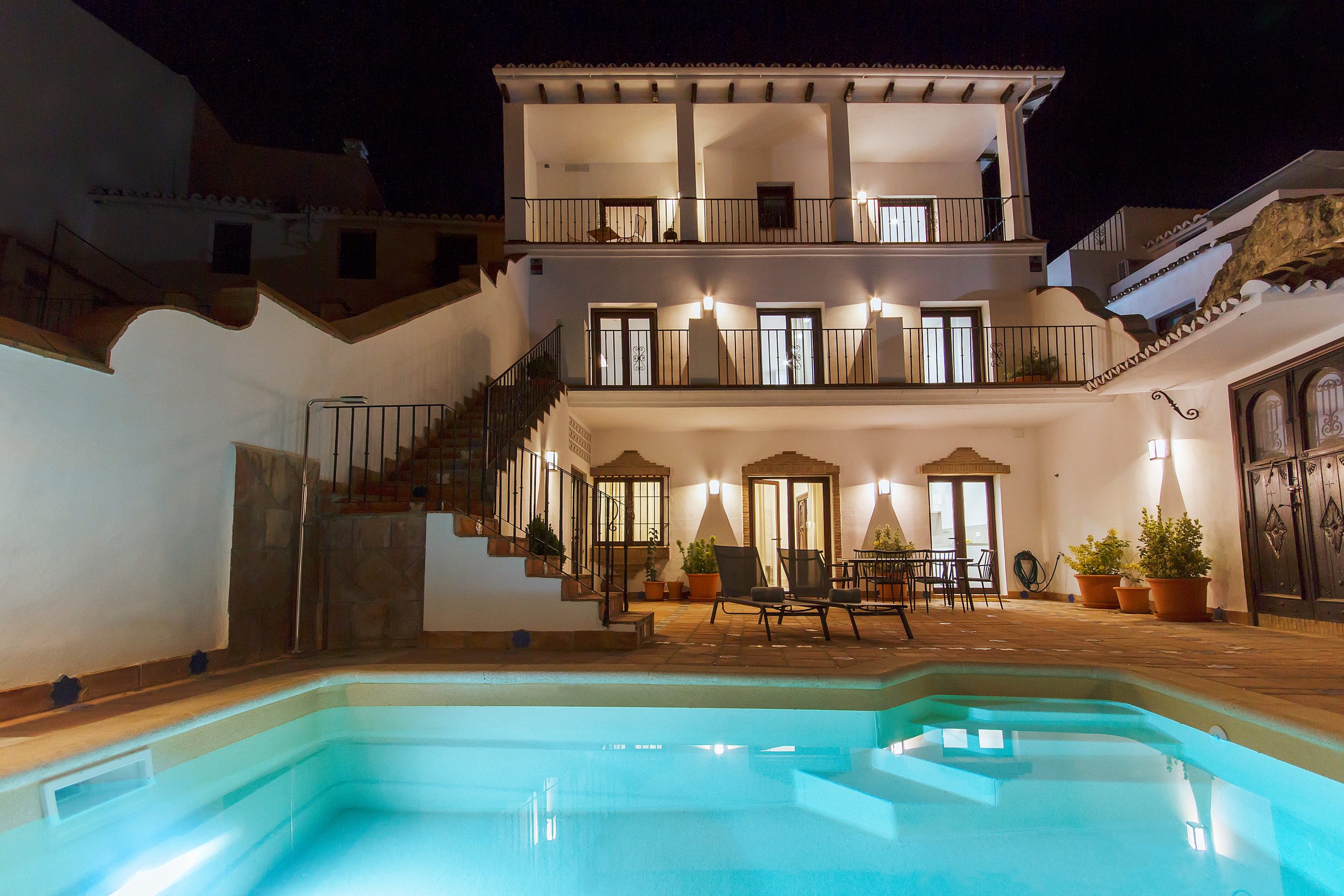 THE GORGE HOUSE
